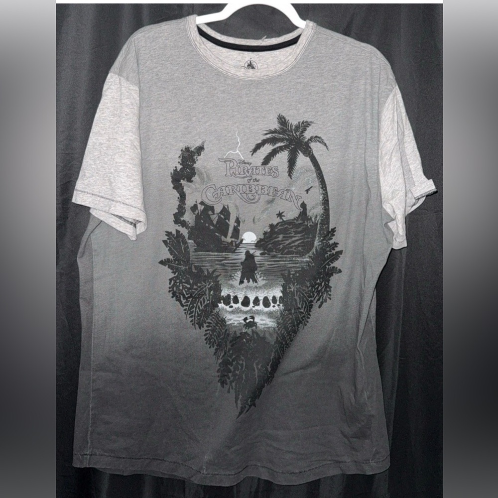 Disney Pirates of the Caribbean Gray Men's Tee large